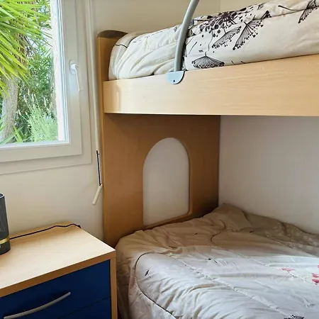 Climatise 6 Couchages Avec Terrasse A 1.3 Km De La A - Fr-1-63-346